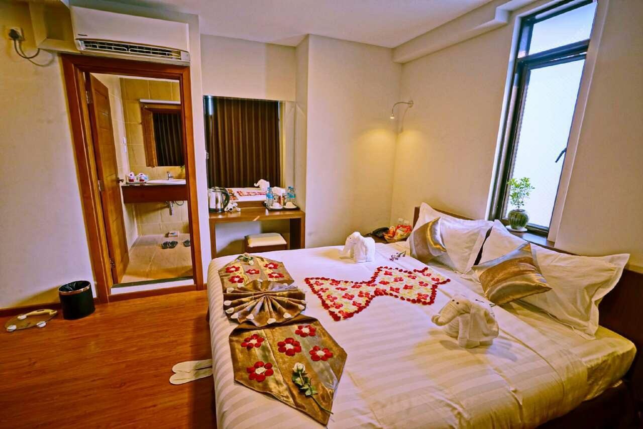 Sanctuary Hotel Mandalay Exteriör bild
