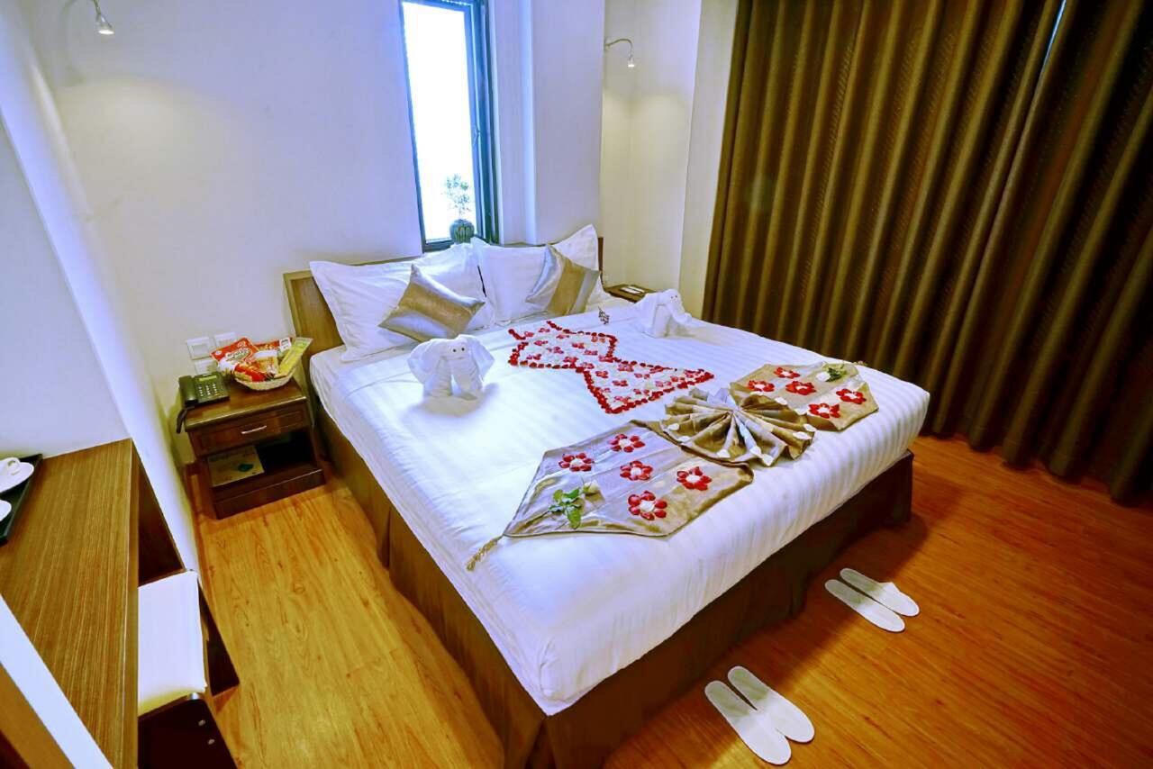 Sanctuary Hotel Mandalay Exteriör bild