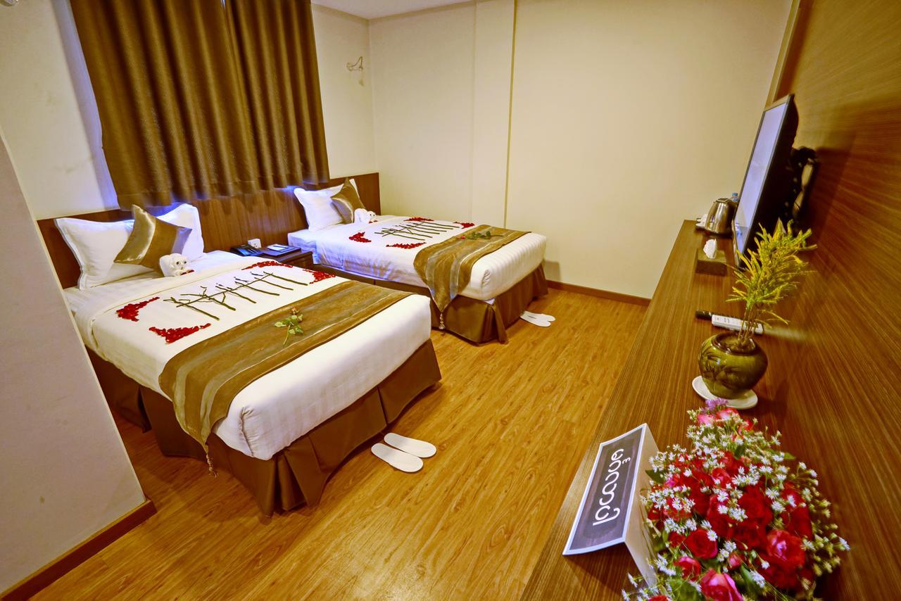 Sanctuary Hotel Mandalay Exteriör bild