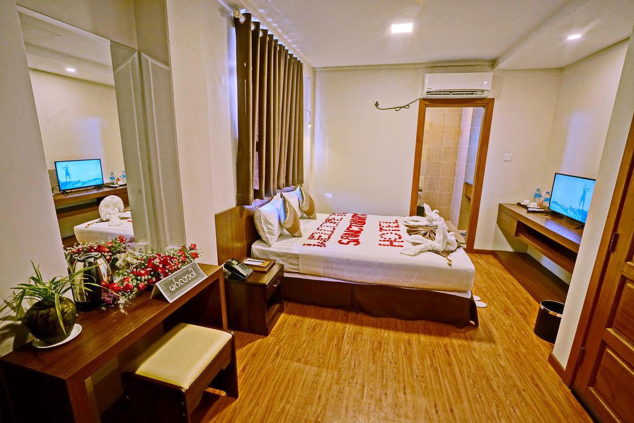 Sanctuary Hotel Mandalay Exteriör bild
