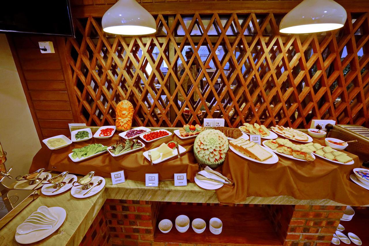 Sanctuary Hotel Mandalay Exteriör bild